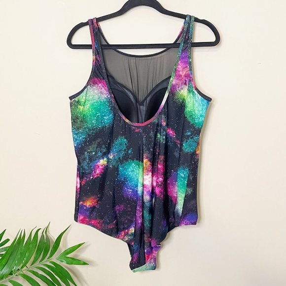 Torrid Rainbow Galaxy Mesh Sweetheart Neckline One Piece Swimsuit 3X - Picture 4 of 8